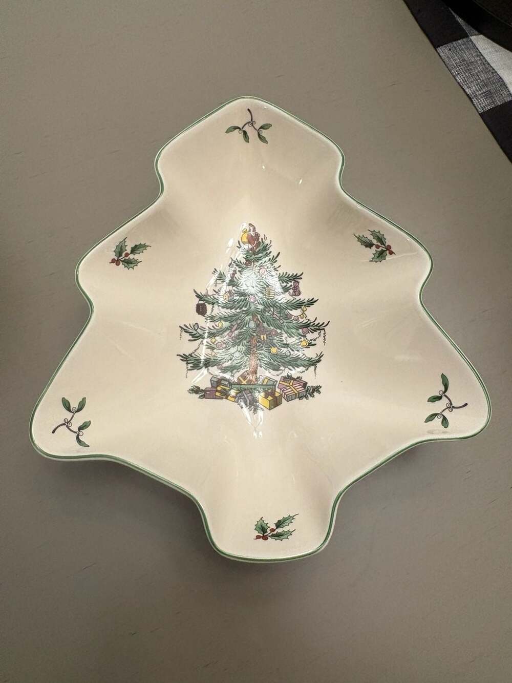 Spode Christmas Tree Shaped 8-Inch Dish S3324